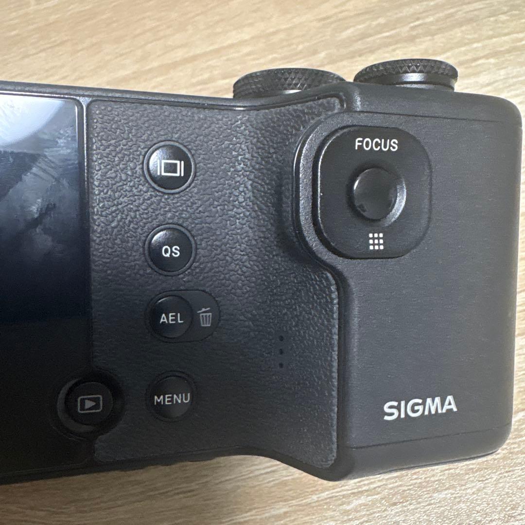 デジタルカメラ SIGMA Quattro dp2