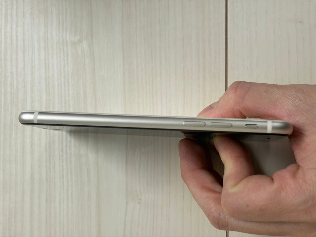 iPhone se 3 64GB スターライト simロック解除済