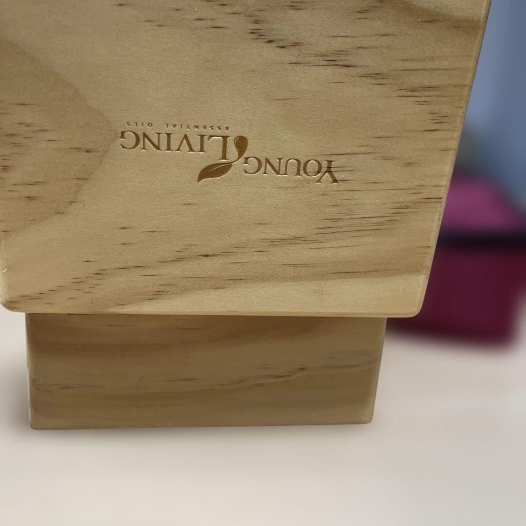 Young Living Immuwell アロマケース２個　おまけアロマオイル