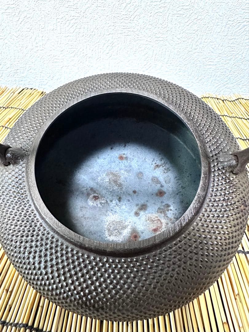 おそらく未使用品、保管品　南部正圓堂造　１５型アラレ　南部鉄瓶　南部鉄器　鉄瓶