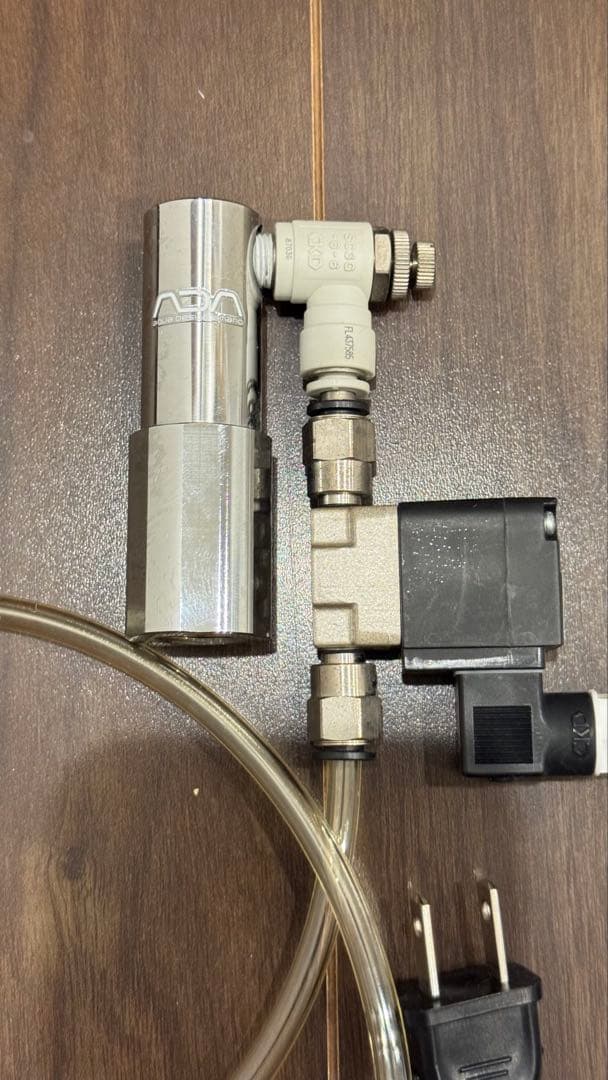 ADA co2レギュレーター＋電磁弁＋co2フォレストボトル3本