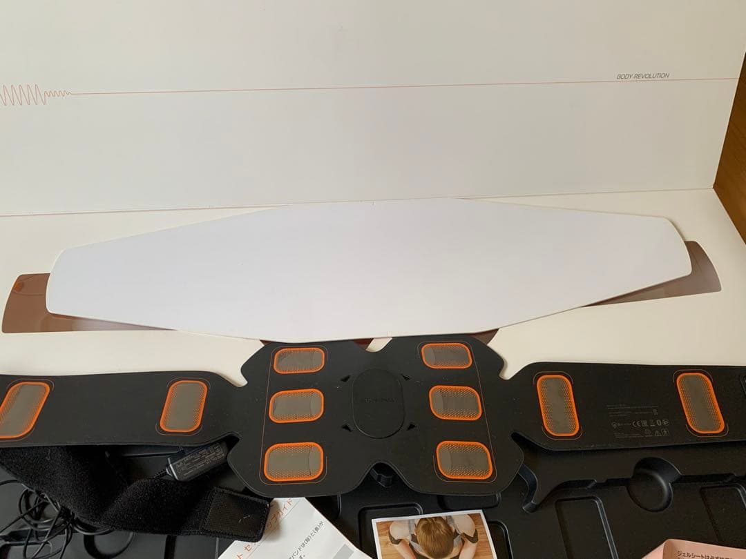 【値下相談可】【美品】SIXPAD Abs Belt 3Lサイズ
