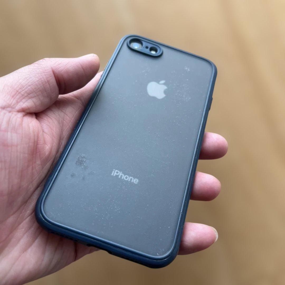 iPhone 8 64GB キズが少ないケース付き