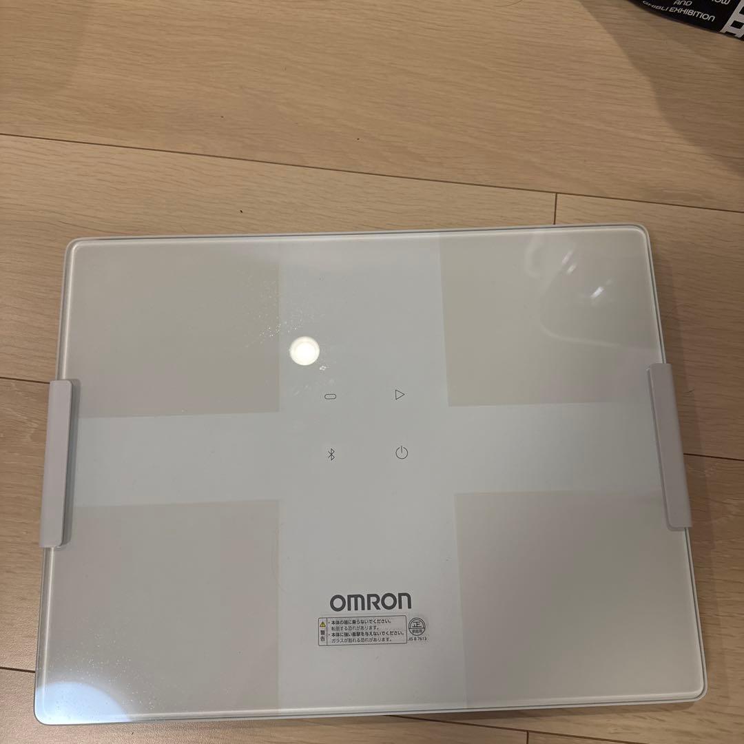 OMRON Karada Scan 508T 体重計