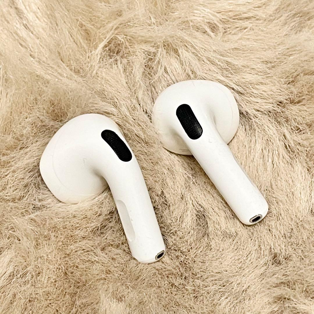 美品 Apple AirPods4 MXP63J/A 消毒清掃済み