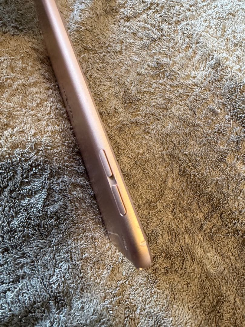 【中古】iPad mini Wi-Fi＋Cellularゴールド 本体64GB