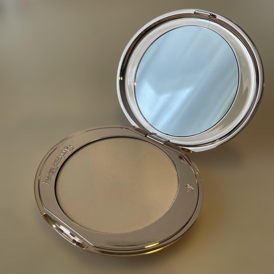 Charlotte Tilbury フェイスパウダー