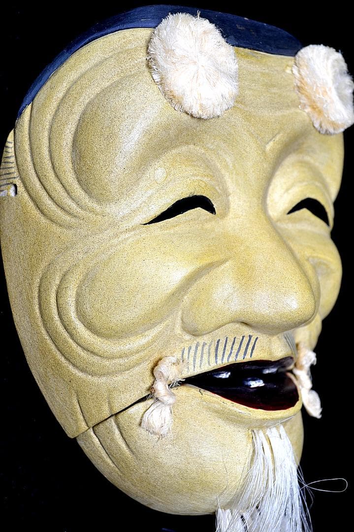 伝統的な能面 　翁面