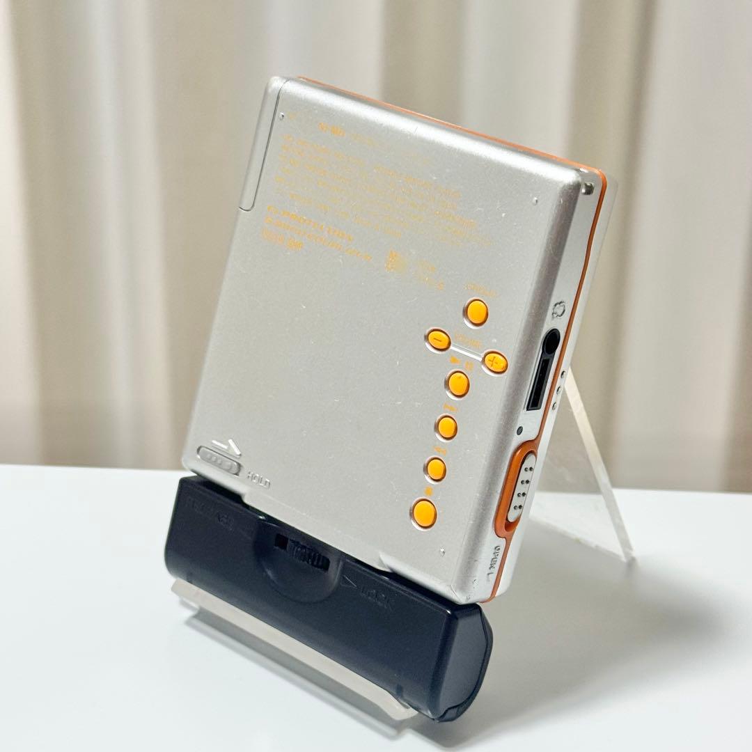 動作品 SONY MD WALKMAN MZ-E520 ポータブルMDプレーヤー