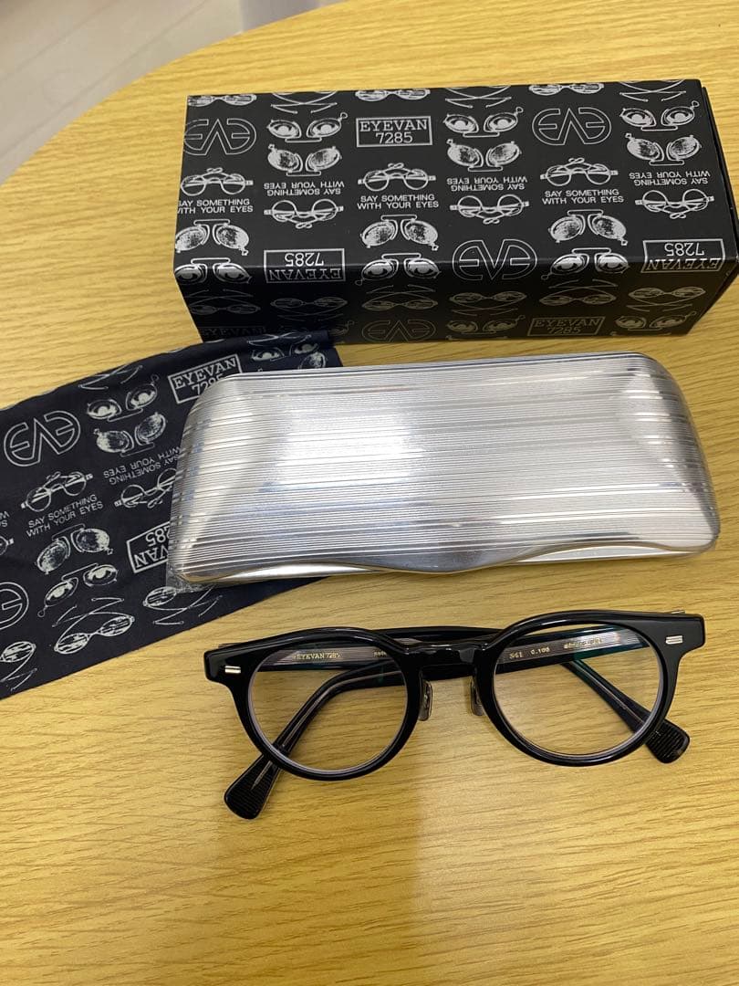 む　EYEVAN7285の眼鏡です！一式揃ってます。