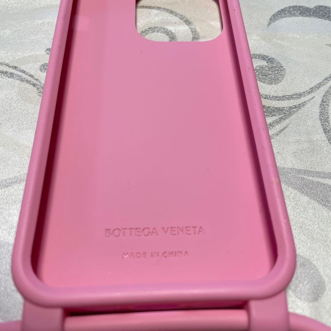 ボッテガ　iPhone16Proケース　イントレチャート　ショルダーストラップ