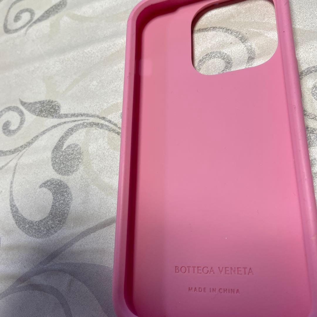ボッテガ　iPhone16Proケース　イントレチャート　ショルダーストラップ