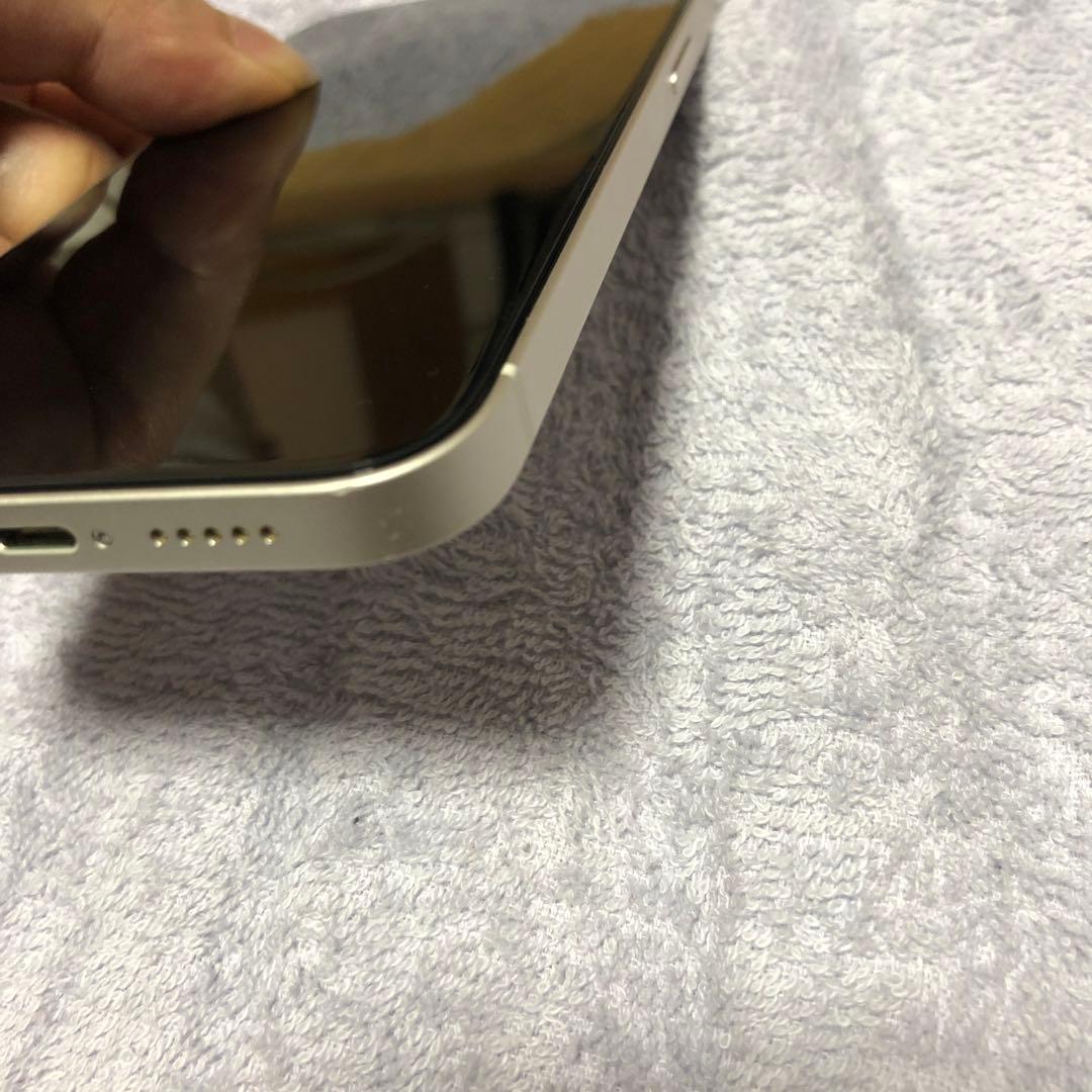 アップル　アイフォーン　iPhone12 128GB ホワイト　美品　小傷のみ