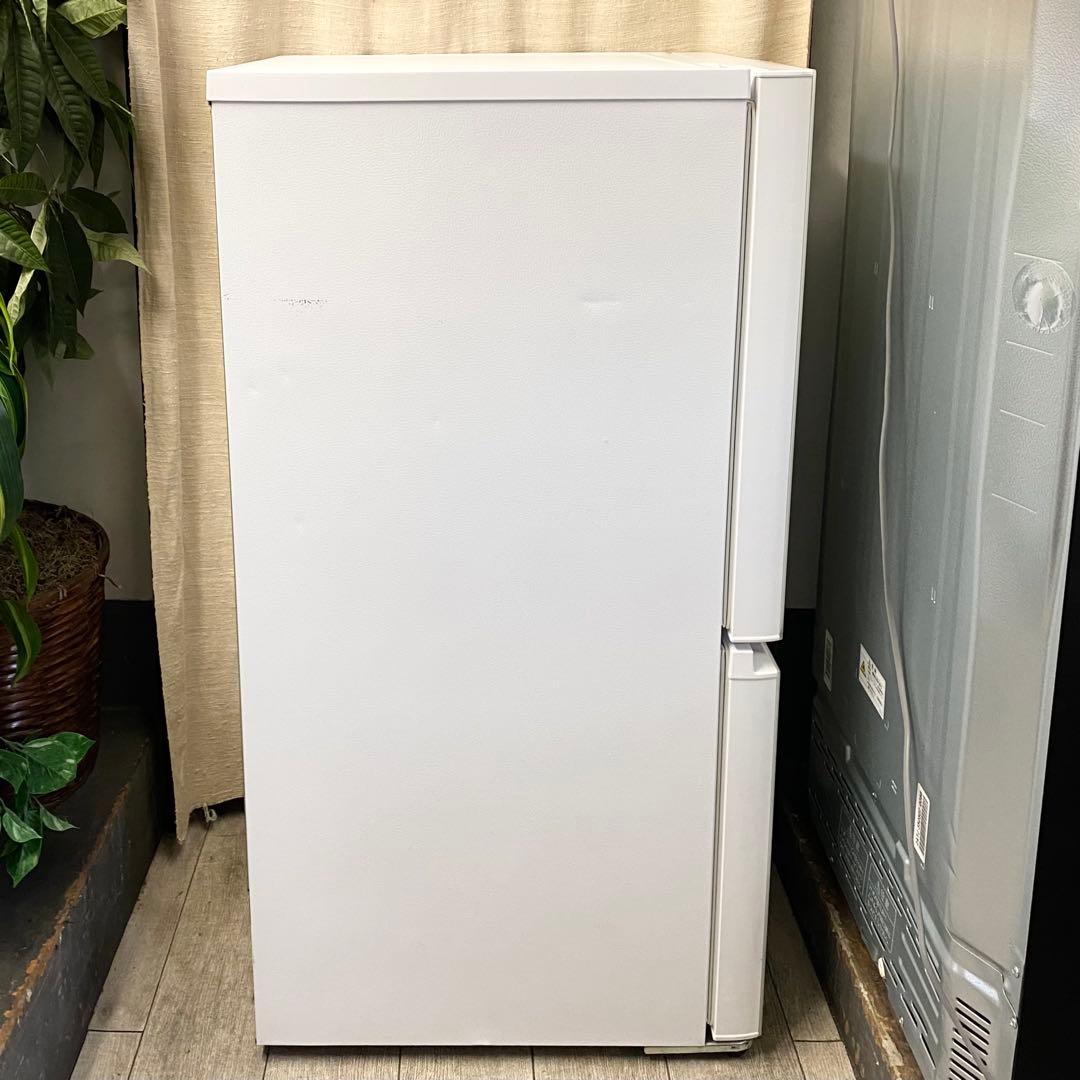 ガラスドアがいい感じにオシャレ♪一人暮らしに！2ドア冷凍冷蔵庫135L