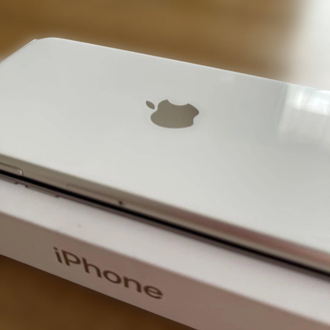 iPhone SE (第3世代) 256GB ホワイト 充電ケーブル付