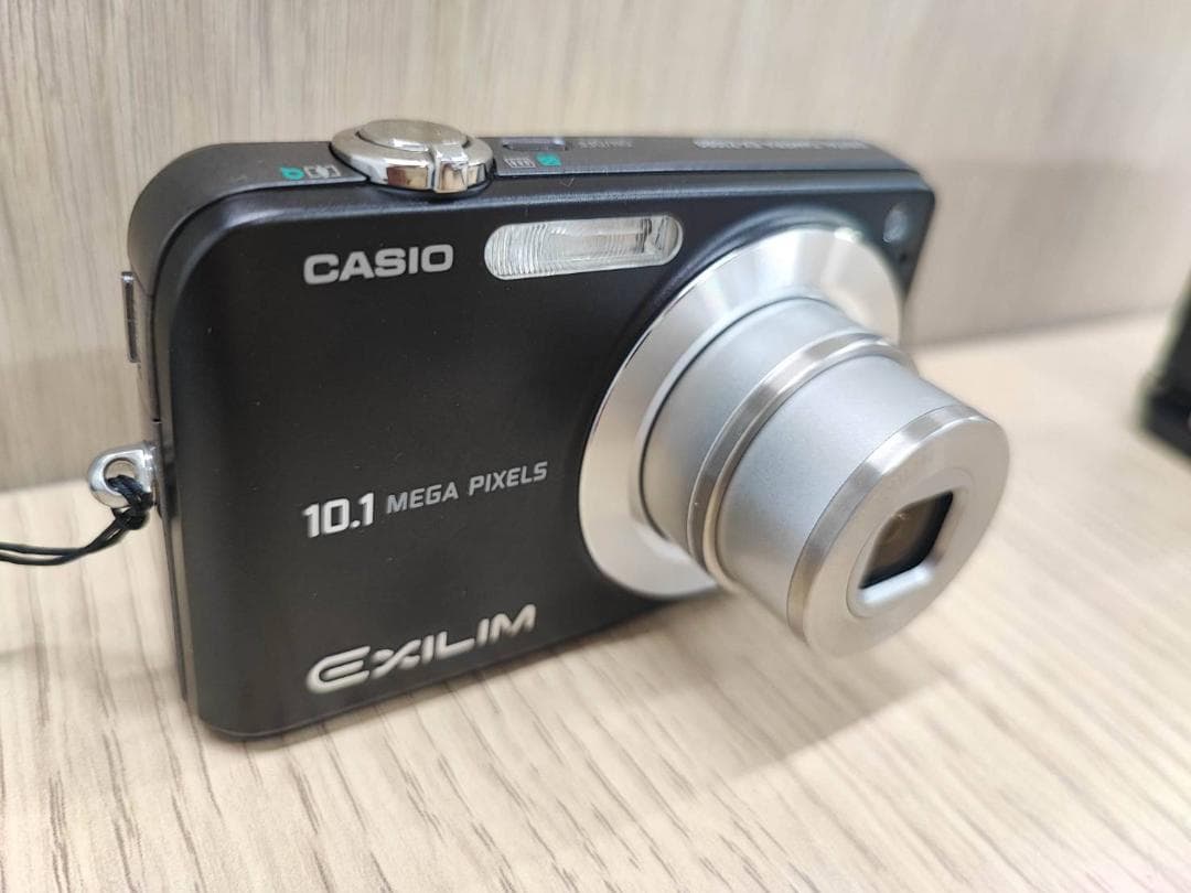 CASIO EXILIM EX-Z1080 10.1メガピクセル デジカメ 美品