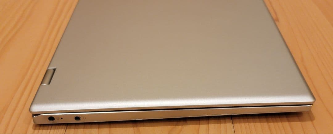 Lenovo Yoga 720-12IKB 13.3インチ シルバー