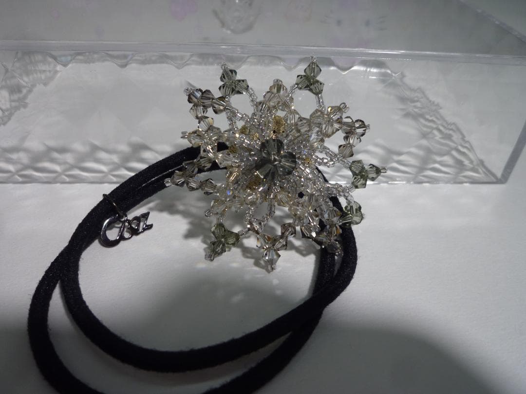 ビーズ雪の結晶ヘアゴム