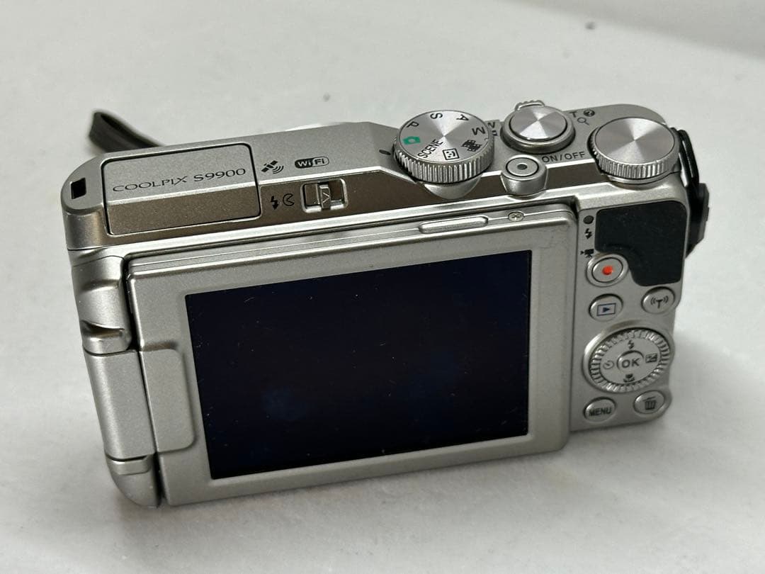 Nikon coolpix S9900 シルバー　30倍ズーム