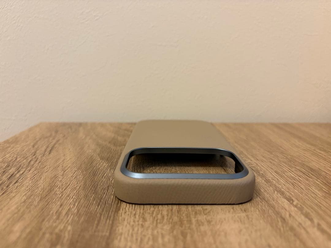 【新品未使用】 BONAVENTURA iPhone17Proケース グレージュ