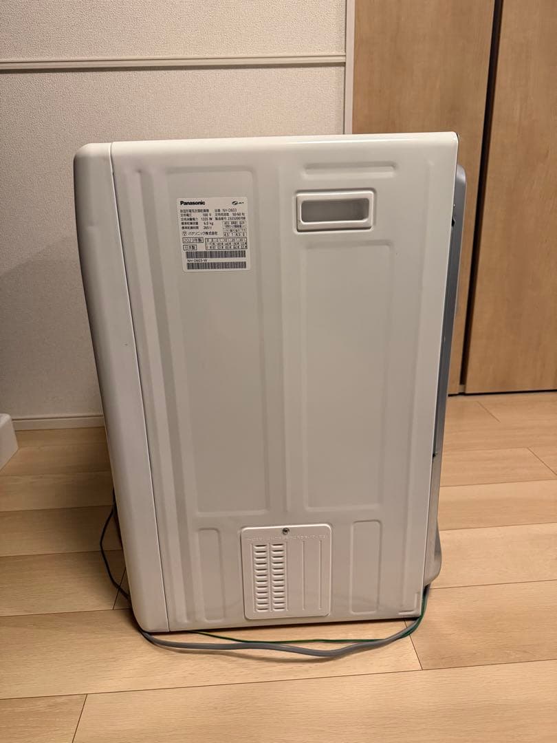 最終値下げです　2023年製Panasonic NH D603ホワイト　台付き