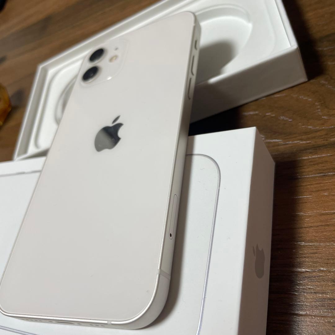 眠りのマル五郎　Apple iPhone 12 ホワイト 本体