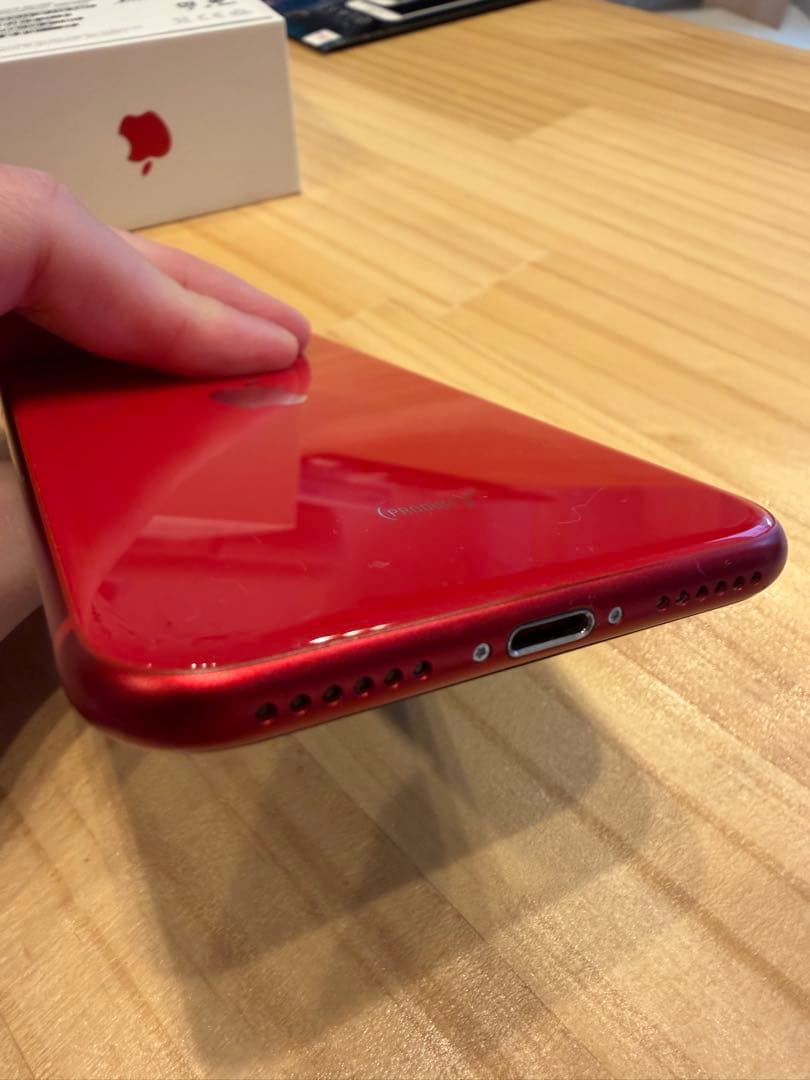 iPhone SE (第2世代) 赤色 本体　64GB