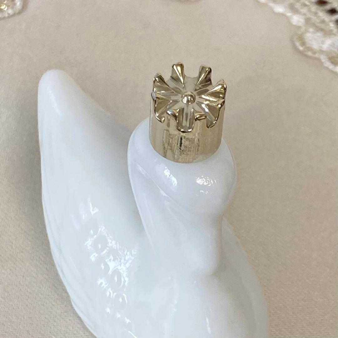 香水瓶　スワン　AVON　エイボン　ミルクガラス　ボトル　ヴィンテージ