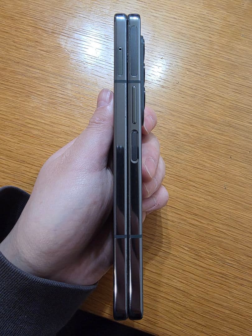 Galaxy Z Fold 4 256GB ドコモ版 利用制限◯