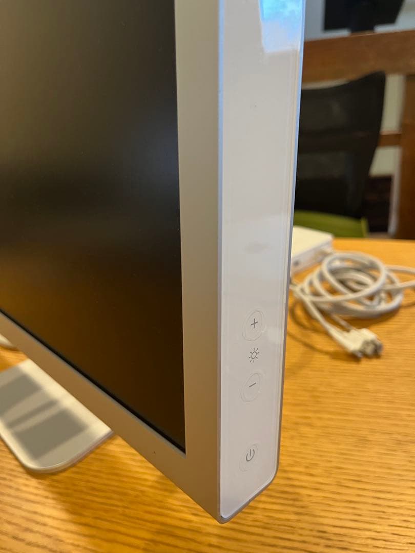 ディスプレイ・モニター本体 Apple cinema HD display A1082