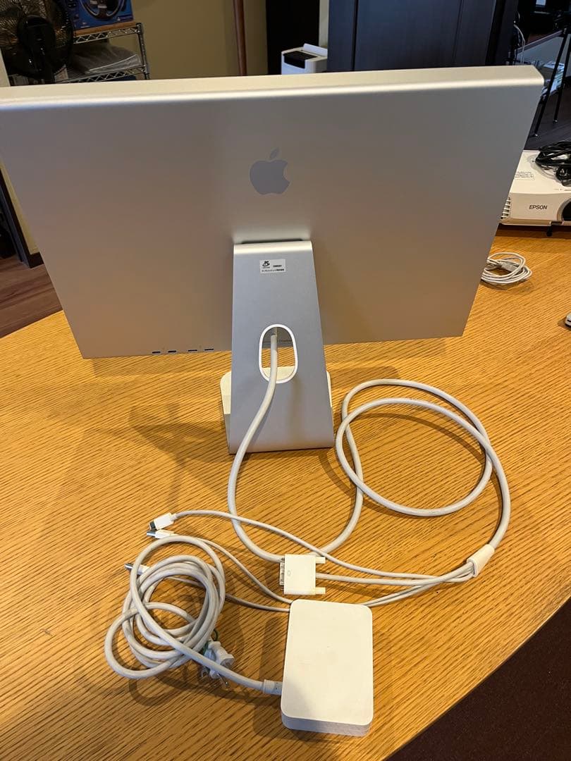 ディスプレイ・モニター本体 Apple cinema HD display A1082