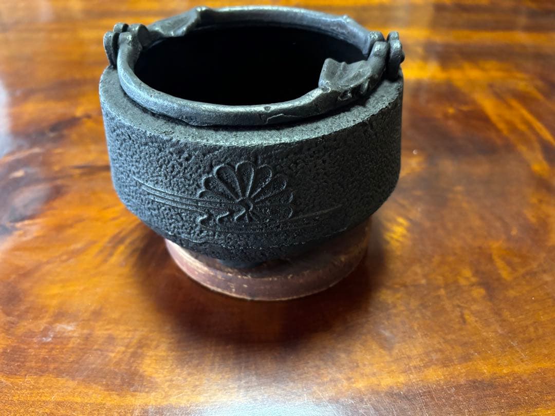 鋳鉄製 茶道具 釜 骨董品　手あぶり　菊水　忠孝　木台