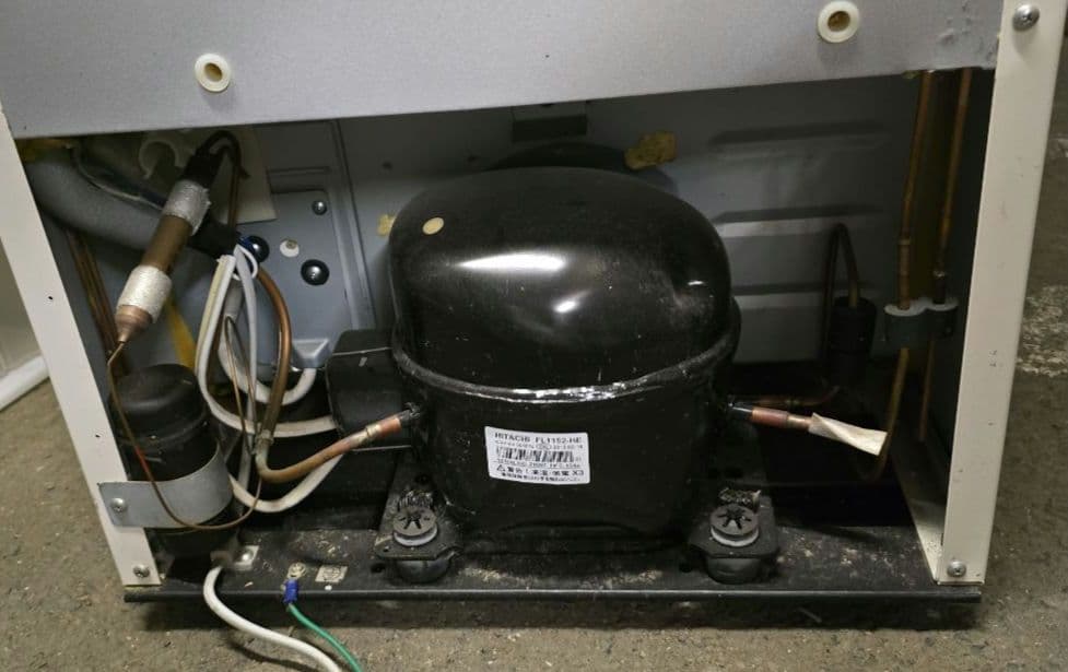 サンデン 業務用 冷凍庫 117L 動作OK 清掃済み 飲食店 大田区 引取り