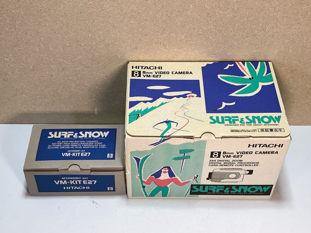 日立 8mm VM-E27「サーフ＆スノー」ビデオカメラ。