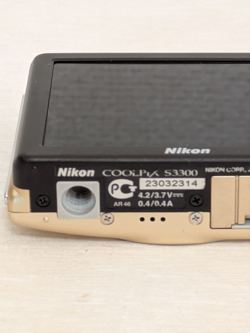 美品　Nikon　COOLPIX S3300　コンパクトデジタルカメラ　ゴールド