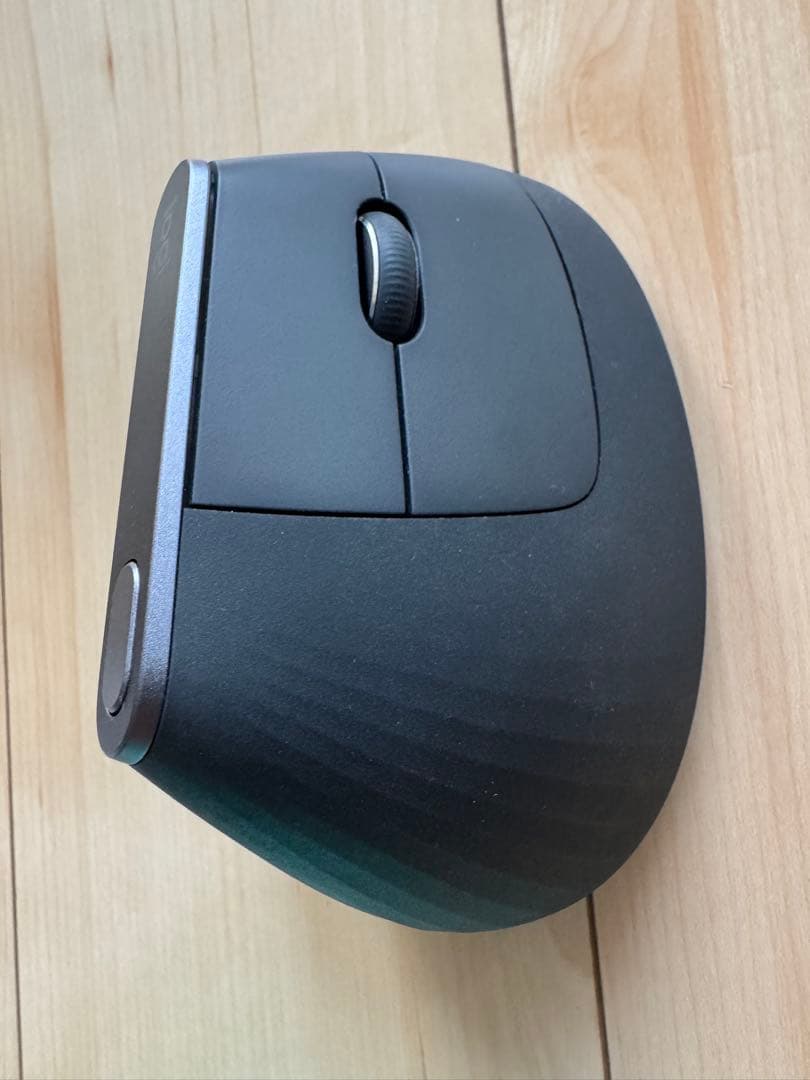 使用わずか　Logicool MX VERTICAL マウス
