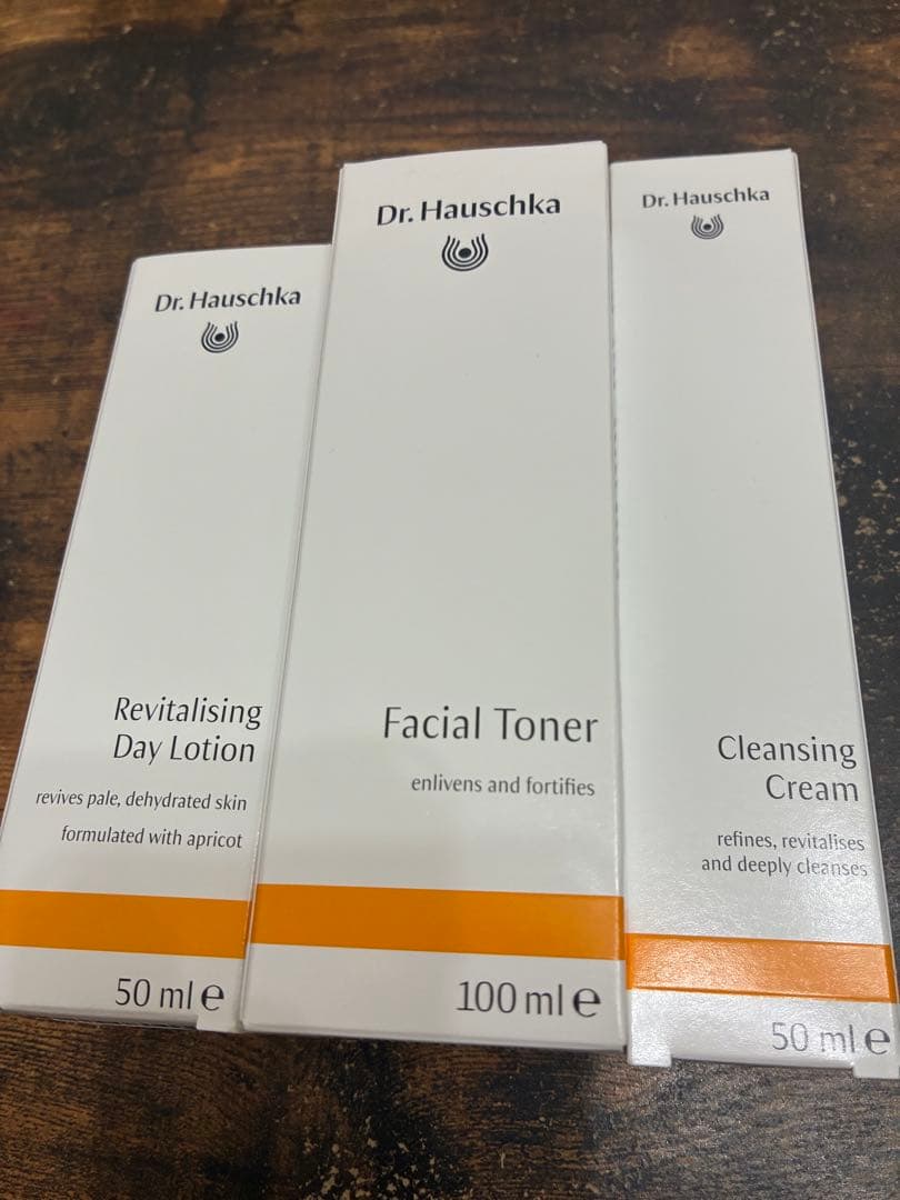 Dr. Hauschka フェイシャルトナー他 3点セット
