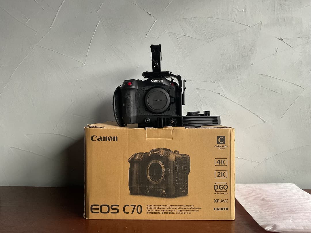 【防湿庫保管】Canon C70 ＋ SmallRigキット ＋ 純正バッテリー