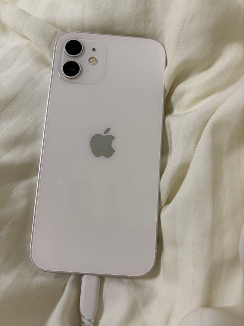 Apple iPhone 12 ホワイト 64GB ケース付き