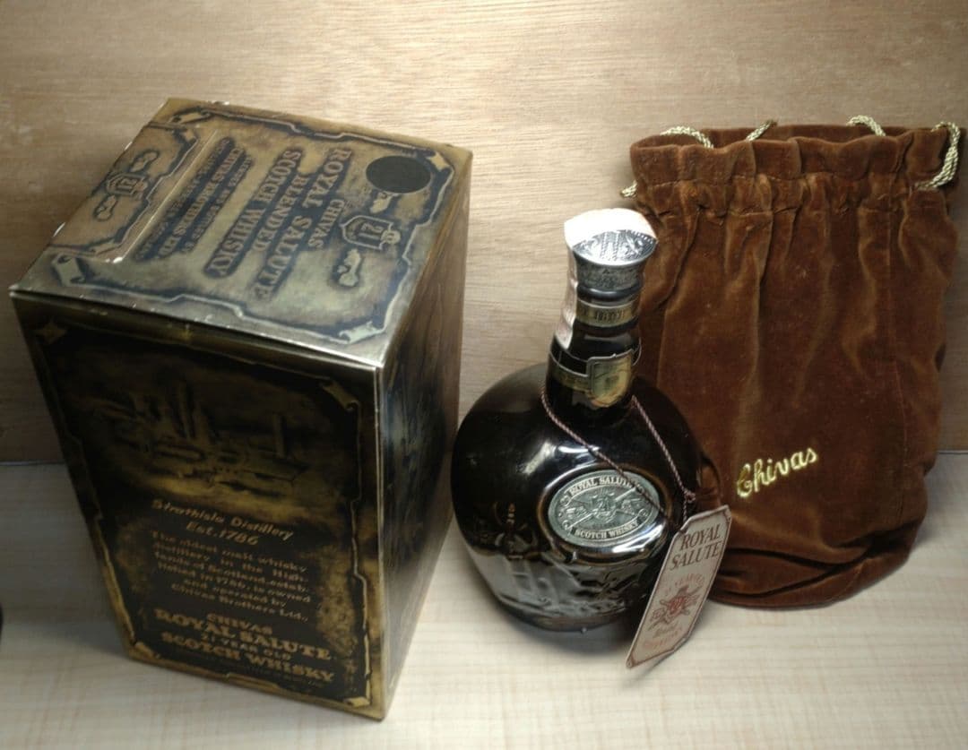 ロイヤルサルート 21年 ／茶色 【未開封】【古酒】