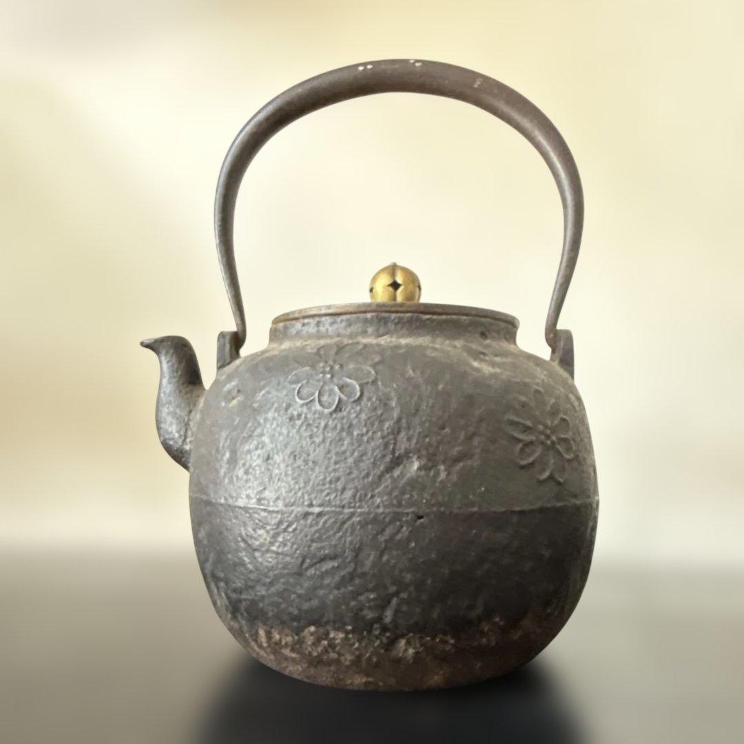 龍文堂　造鉄 ヴィンテージ 鋳鉄 鉄瓶 丸形 茶器　花柄　京鉄瓶