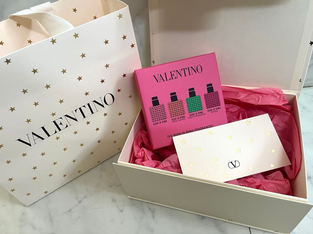 【新品】VALENTINO BORN IN ROMA ショッパーBOX付