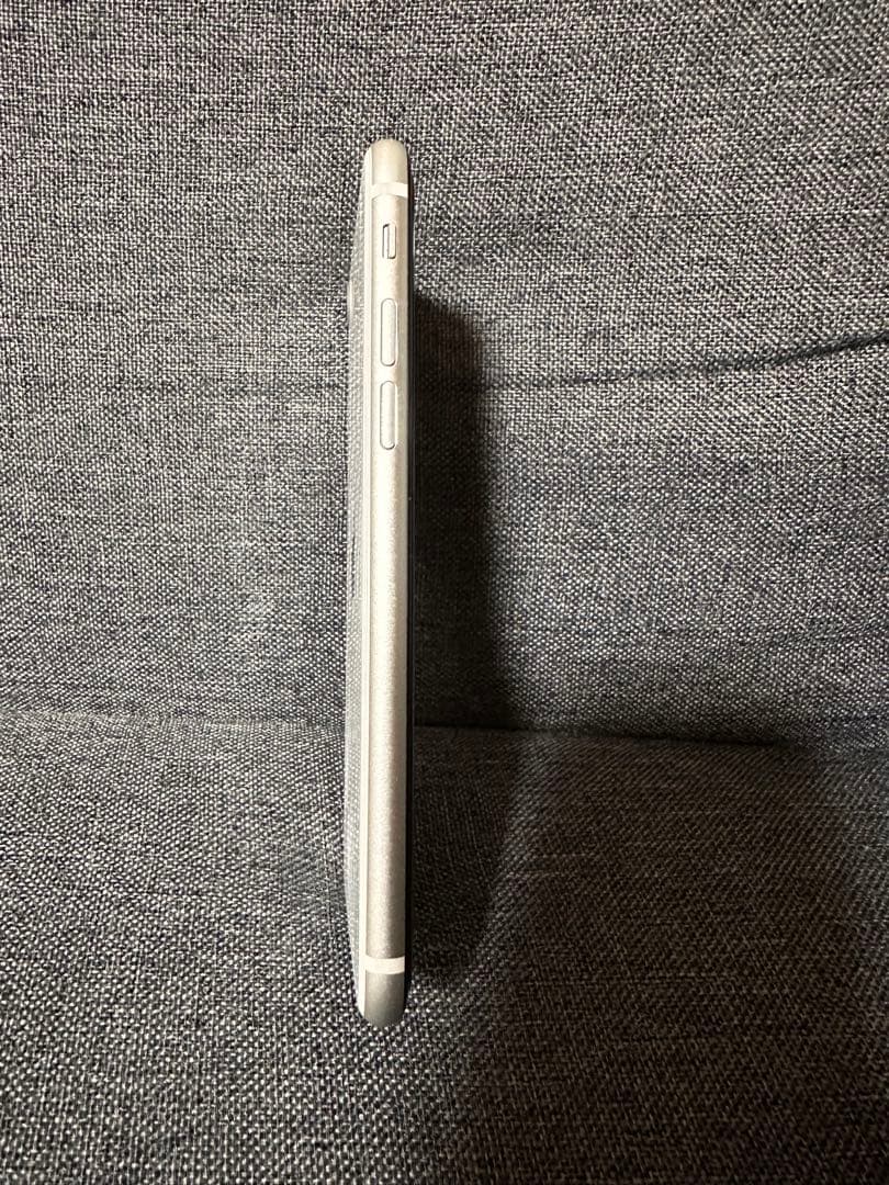 iPhone SE 本体　第二世代　SIMフリー