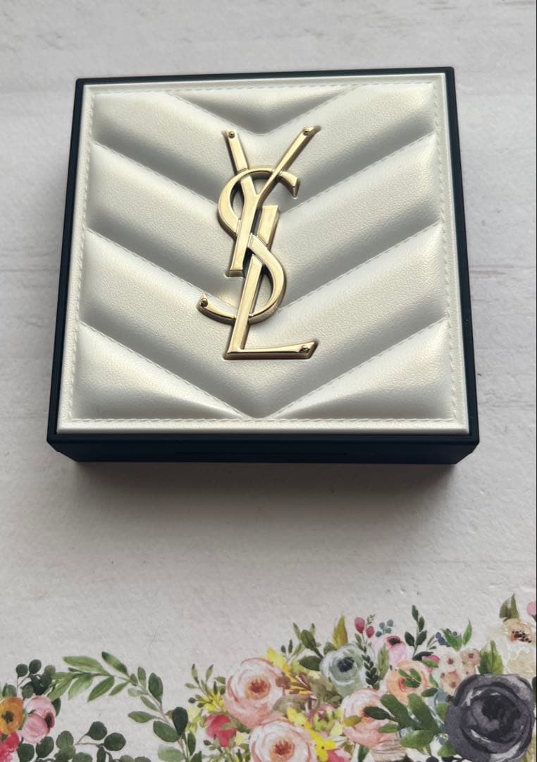 YSL オールアワーズハイパールミナイザー 02