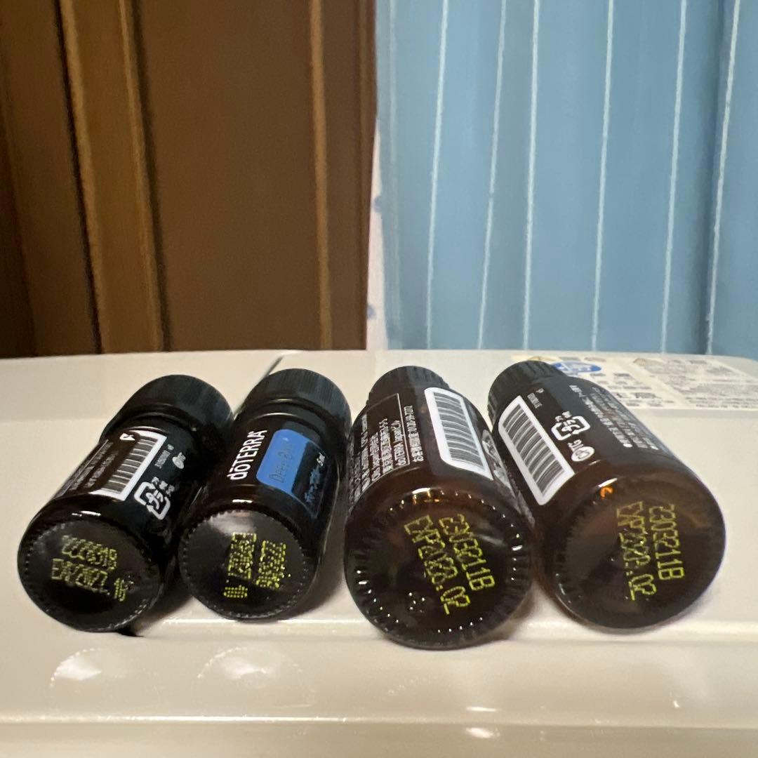doTERRA エッセンシャルオイルボックス 25本用