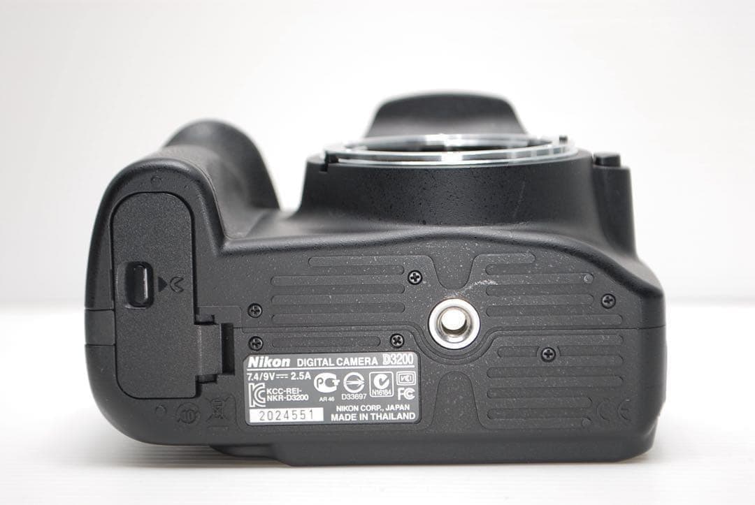 ⭐︎Nikon D3200⭐︎付属品豊富 コンパクト軽量 望遠レンズ付き