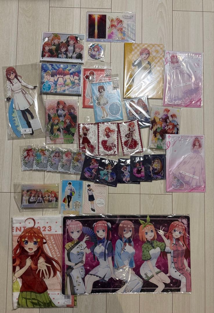 セール価格　五等分の花嫁　アクリルスタンド等　まとめ売り