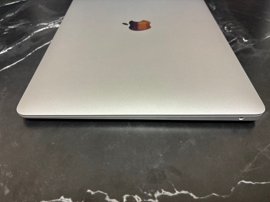 MacBook Air M1 シルバー（メモリ16GB/SSD 512GB)