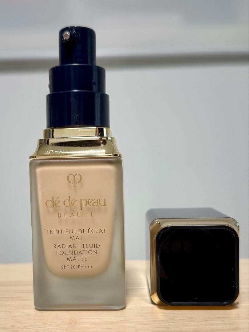 clé de peau BEAUTÉ　タンフリュイドエクラマットファンデーション
