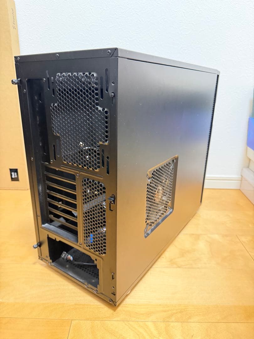 Define R5 CS4987 FD-CA-DEF-R5-BK PCケース
